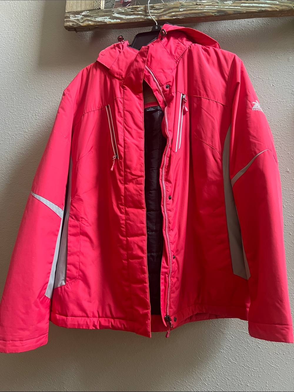 ZeroXposur Hot Pink Ski Jacket with Gray Panels